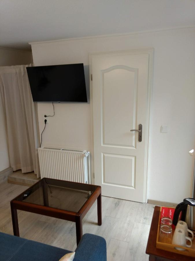 Ruhige, Gemuetliche 1-Zimmer Gartenwohnung Fuer 2 Erwachsene Lübeck Kültér fotó