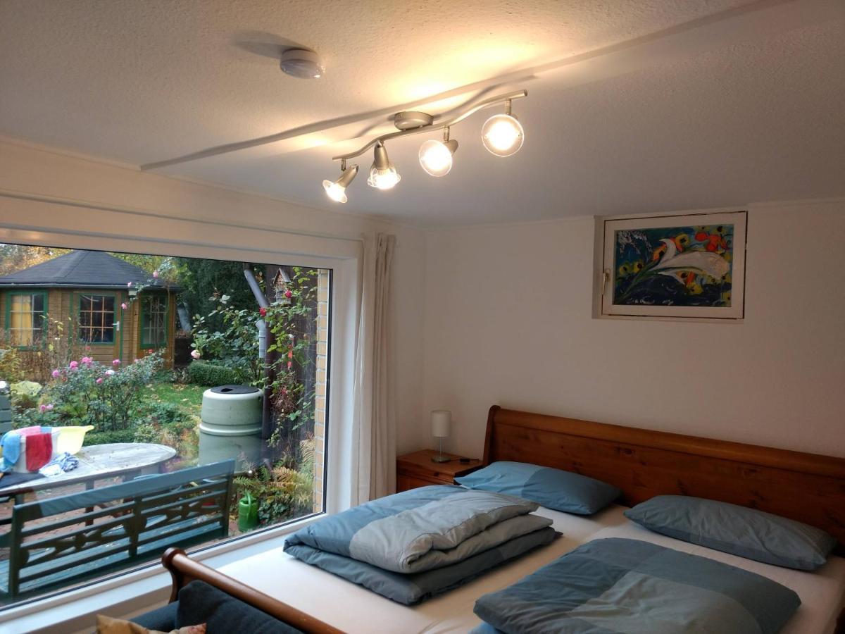 Ruhige, Gemuetliche 1-Zimmer Gartenwohnung Fuer 2 Erwachsene Lübeck Kültér fotó