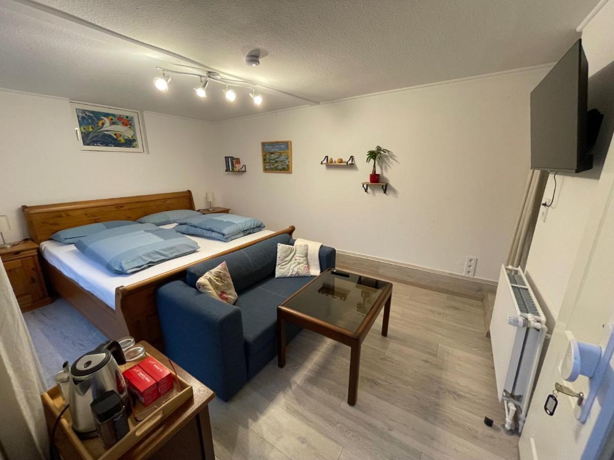 Ruhige, Gemuetliche 1-Zimmer Gartenwohnung Fuer 2 Erwachsene Lübeck Kültér fotó