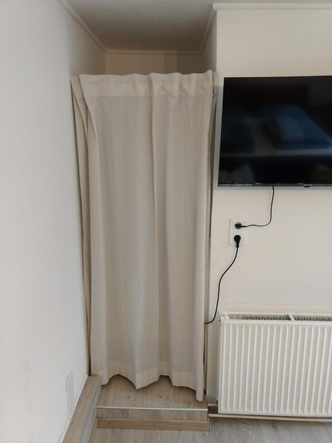 Ruhige, Gemuetliche 1-Zimmer Gartenwohnung Fuer 2 Erwachsene Lübeck Kültér fotó